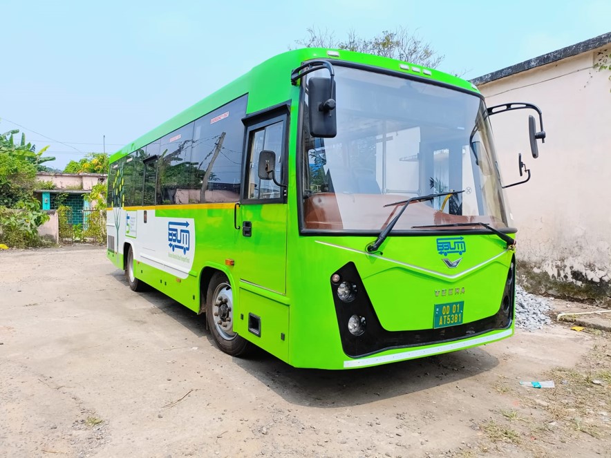 Veera 9mts EV Bus