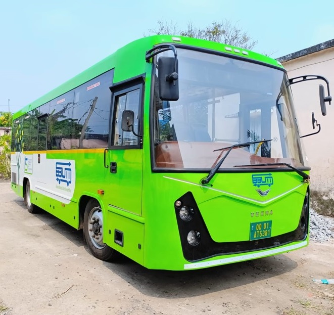 Veera 9mts EV Bus